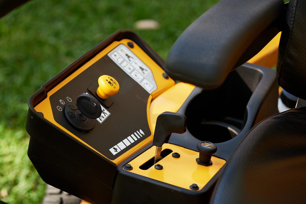 Cub Cadet Ultima ZT1 46" Zero Turn Ride On Mower - Image 2